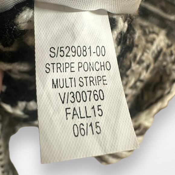 GAP One Size Poncho Wool Boho Gray Warm Knit Lagenlook Chunky Stripe Winter Fall - Picture 6 of 7